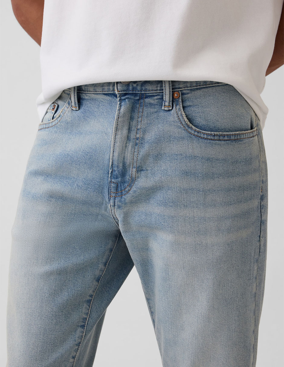 Jeans slim lavado claro para hombre